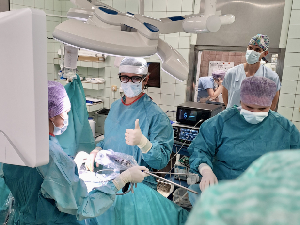 Na Bulovce se konal kurz miniinvazivní chirurgie pod vedením španělského lékaře